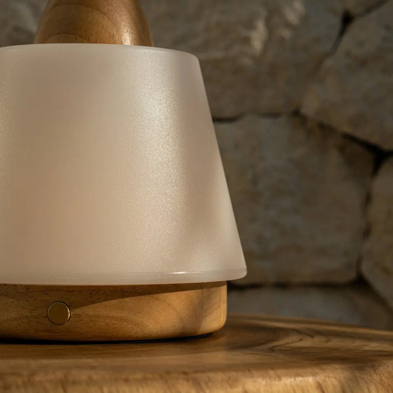 Liv lichtbruine oplaadbare lamp – lederen band, dimbaar, draadloos