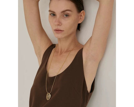 Minimalistisch goud gerutileerde kwarts ovale hanger ketting