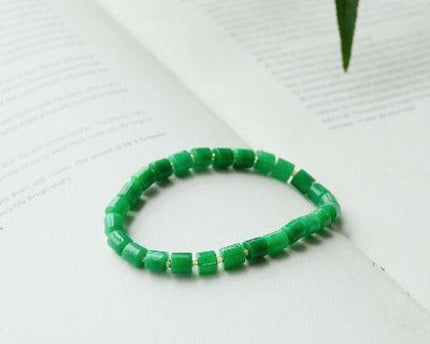 Minimalistische levendige groene jade kralen armband