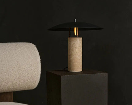 Nicolaas travertijnlamp – elegant handgemaakt ontwerp met metaal en travertijn