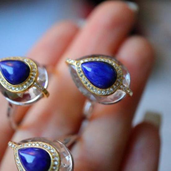 Lapislazuli peer-cut heldere kwartskristalring
