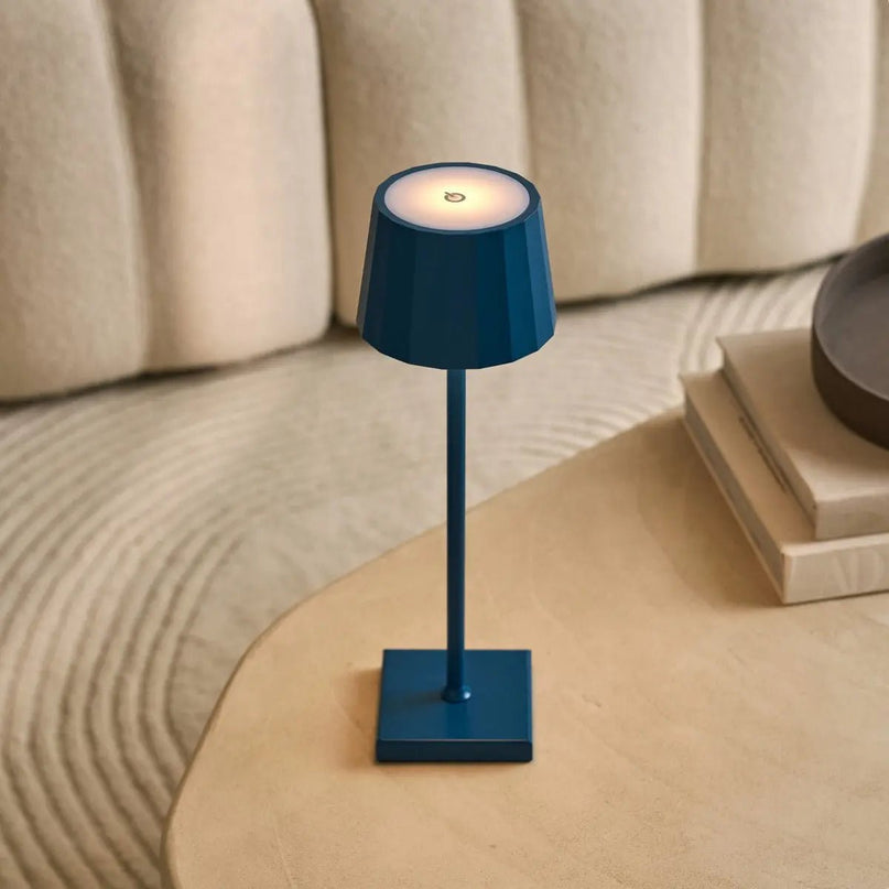 Combi Set Professional-4 X Wouter Delftware Blue Oplaadbare tafellampen & 1 x Amstel Wireless Laying Station met Qi-Technology-Perfect voor restaurants, gastvrijheid en hotels