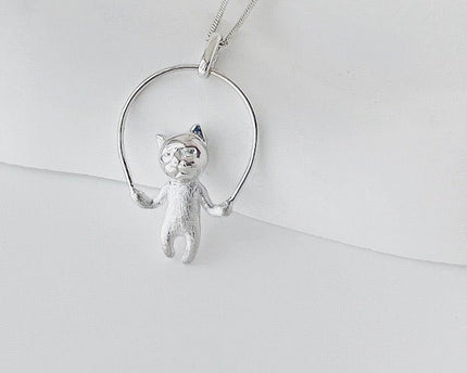 Leuke touwtje springende kat ketting