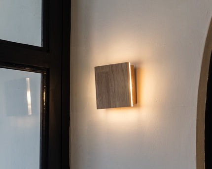 Lane lichtbruine draadloze wandlamp - oplaadbaar, dimbaar, natuurlijk houtlamp