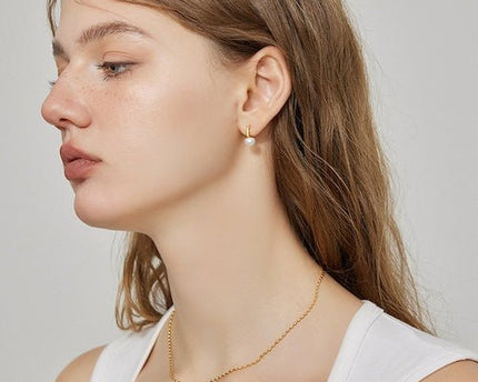 Moderne chique gestapelde kettingen-goud en zilver