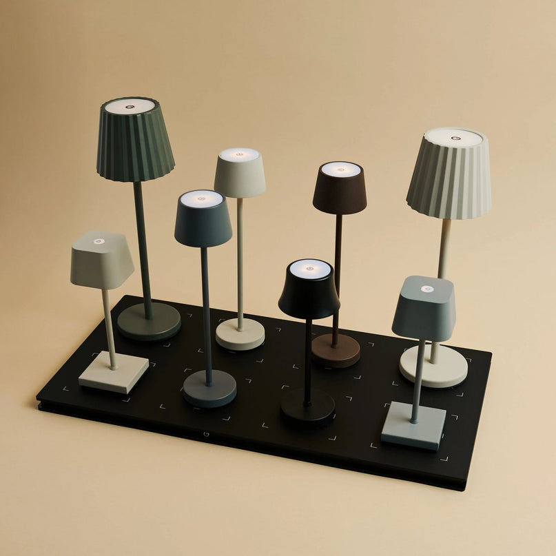 Combi Set Professional-8 X de Pijp Mini Mocha Brown oplaadbare tafellampen & 1 x Central Station draadloos laadstation met Qi-Technology-Perfect voor restaurants, gastvrijheid en hotels