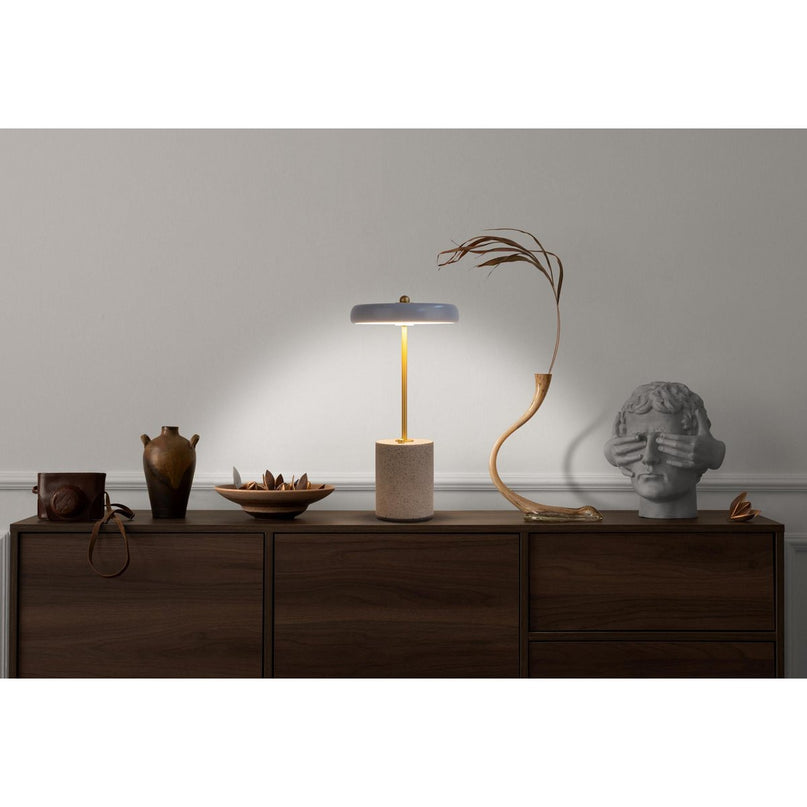 Batterijlamp "seta" grijs 30 cm hoog gemaakt van metaal en beton, met een stevig gebouwd -in LED