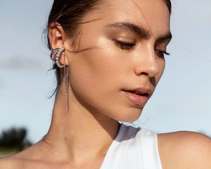 Elegante oormanchet met ketting - Uit één stuk