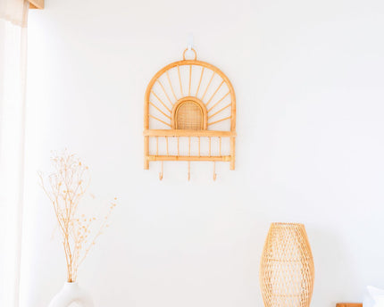 Rotan Wandplank – Kleine Boho Wandplank – Hangende Rotan Plank – Jas- of Sleutelhaak – Handgemaakte Plank Gemaakt van Rotan (41x53 cm) BANTEN