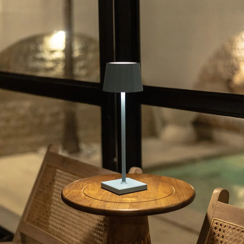 William Amsterdams blauwe oplaadbare ijzeren tafellamp – dimbaar, batterij van 120 uur, USB-C