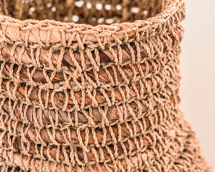 Geweven Boho Vaas SAKRA gemaakt van bananenvezels en raffia