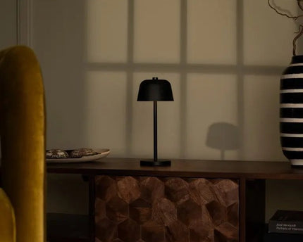 Anton Zwarte Oplaadbare Tafellamp | Stijlvolle en draadloze verlichting