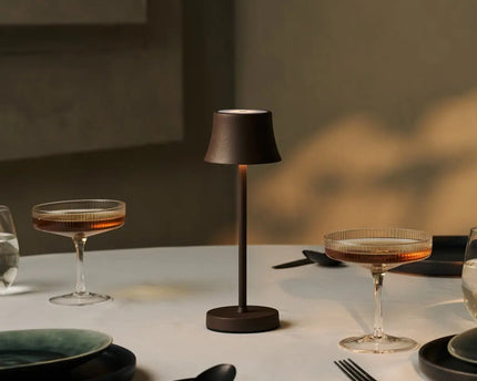 Combi Set Professional-4 X de Pijp Mini Mocha Brown oplaadbare tafellampen & 1 x Amstel Wireless Charging Station met Qi-Technology-Perfect voor restaurants, gastvrijheid en hotels