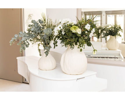 Roomachtig witte ronde vaas groot model 29x29x32cm