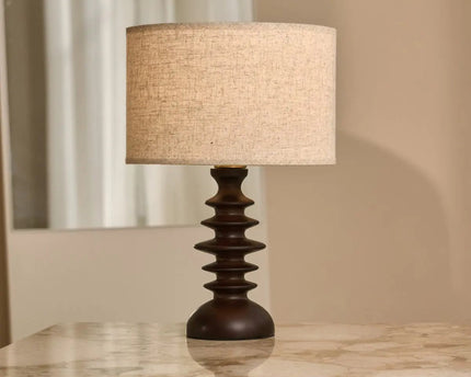 Bodhi donkerbruine houten lamp met beige lampenkap – elegante verlichting voor elke kamer