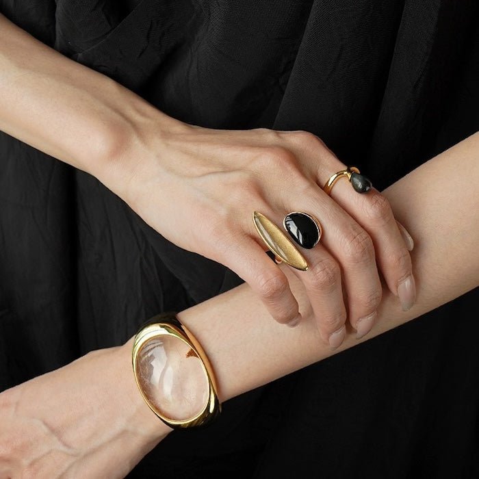 Gedurfde minimalistische gouden rutielkwartsring